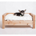 Słodkie i bezpieczne drewniane łóżko kota