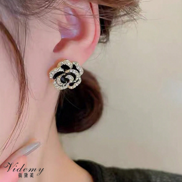 Classic Black Rose Three-Dimensional Diamond Earrings