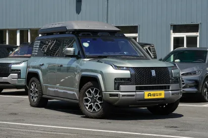 2024 BYD Yangwang U8 SUV: 5-Seater Electric Car for Sale