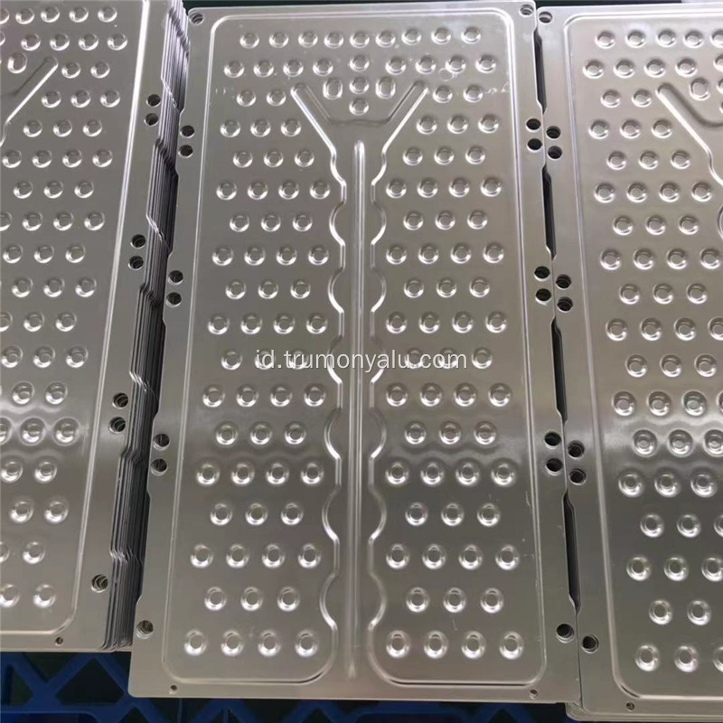 3003 pemasangan plat pendingin air aluminium vakum brazing
