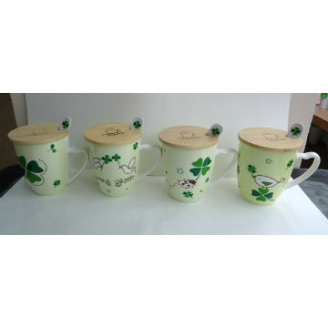 ceramic mugs with spoon and bamboo lid