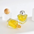 Glass spray perfume bottle