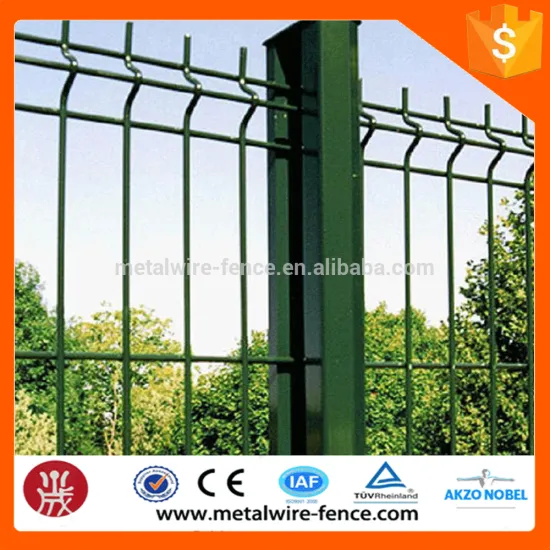 beautiful green triangle bending garden wire mesh fence / cloture en treillis avec des plis
