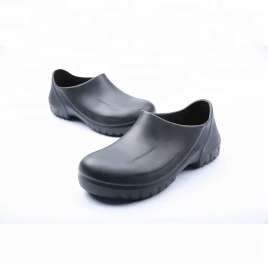 Slip and oil resistant professional kitchen safety shoes