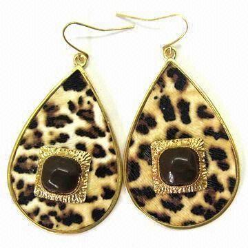 Casting earrings with leopard design