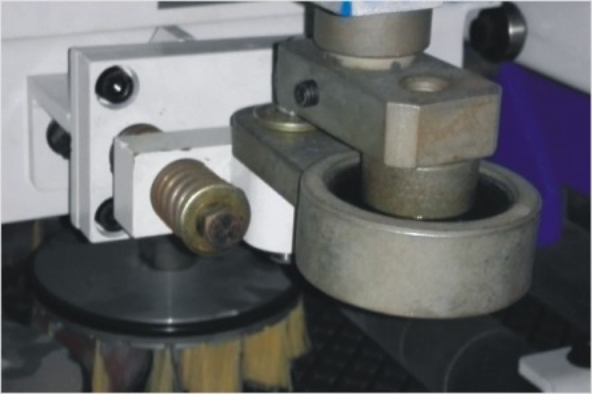 Special shape wood plates sanding machine with primer