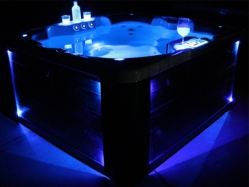 Outdoor Whirlpool SPA with LED Lighting System