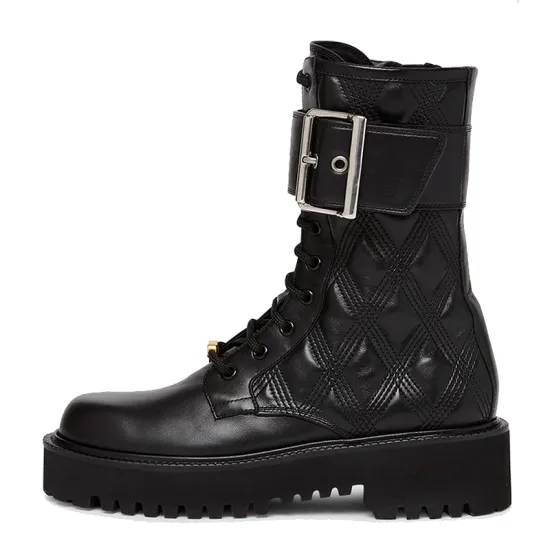 Trendy Flat Footwear for Women