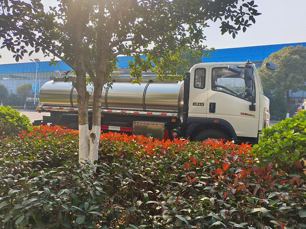 HOWO Aluminum Alloy Milk Transportation Tanker Truck
