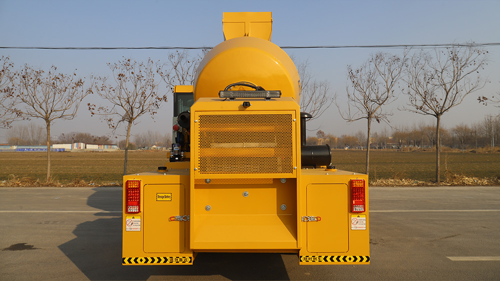 self-loading-concrete-mixer-small