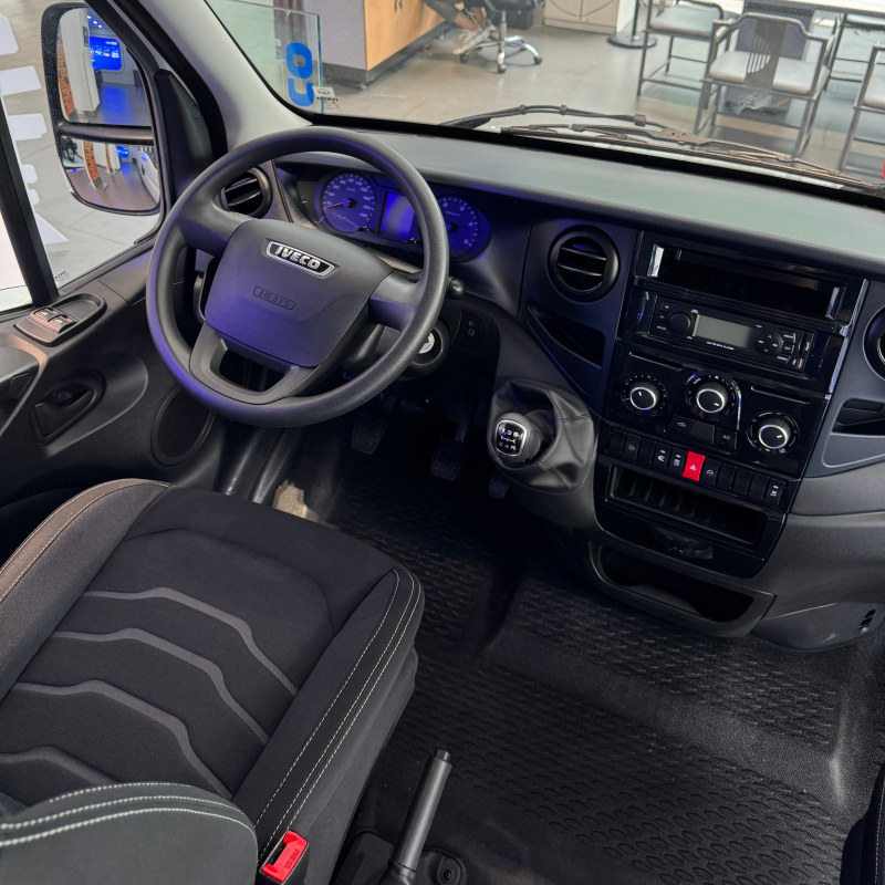 Daily Super Rui Light Passenger Van