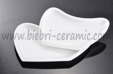 ชั้นเฟิสต์คลาส Pure White และร้านอาหารเซรามิก