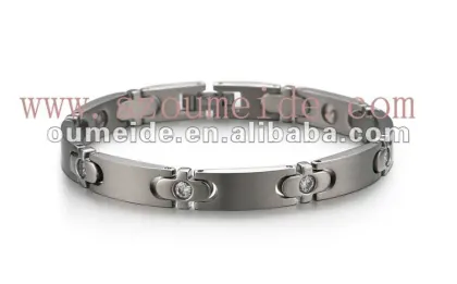 OEM/ODM Metal Factory Unqiue Golden Plated Bracelet with CZ Diamond