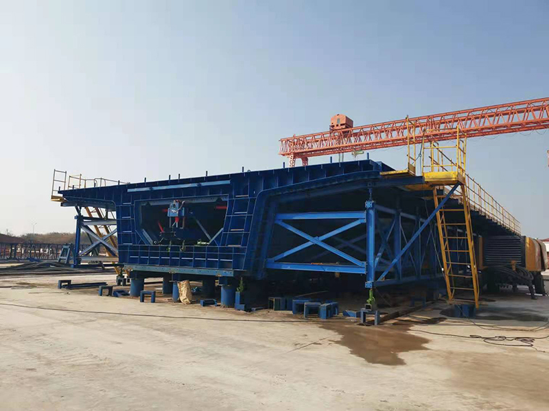 Forfing segmentaire en acier pour poutre à pont