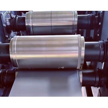 Closed-mouth pipe roll forming machine