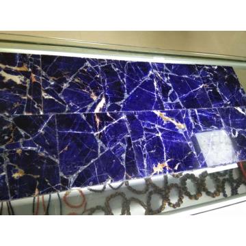 Slab berlapis sodalite Biru yang tembus cahaya