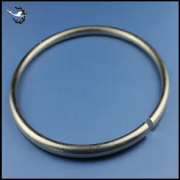Custom wire wreath forms