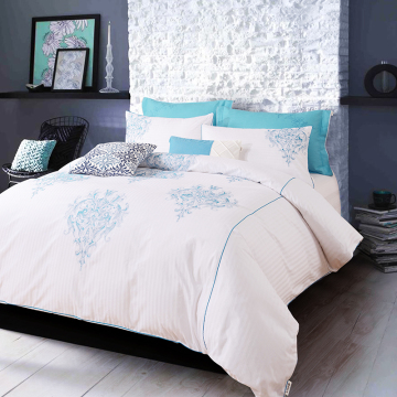 Embroidered 100% Cotton White Brief Bedding Sets 4 PCS