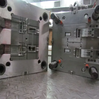 plastic injection tooling mold