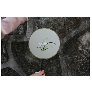 Traditional Chinese Fashion: Hanfu, Orchid Grass Embroidery, and Classic Qipao Paired with Meilan Grass Tuan Fans