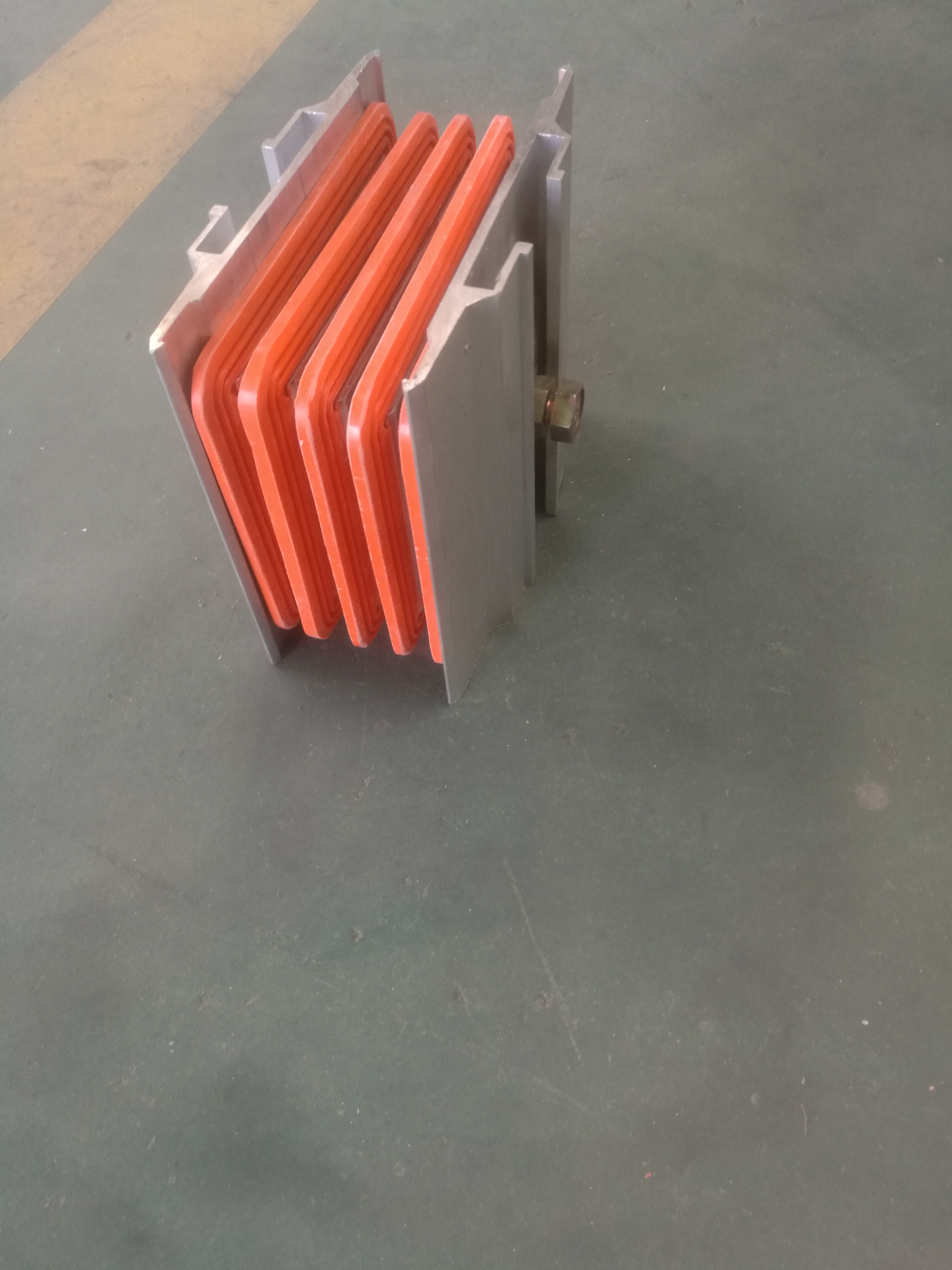 copper connectors for compact busbar