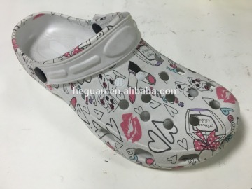 Cheap promotion EVA garden clogs/slippers with printing(12HG13018