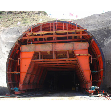 トンネルライニングトラベラーシステム