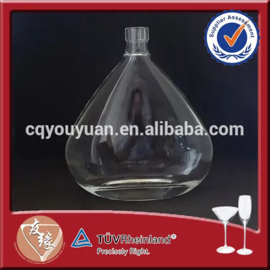 Glass material 700ml capacity triangle shape vodka bottle