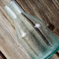 Heminredning återvunnen grön bubbla blommaglassvas