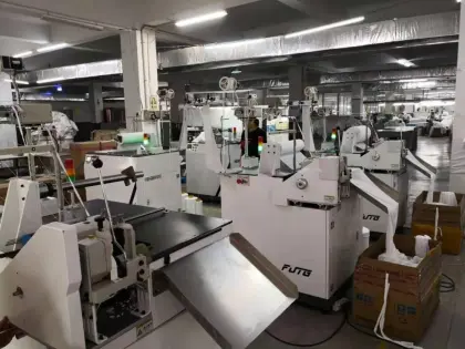 Automatic sewing machine for bed skirt