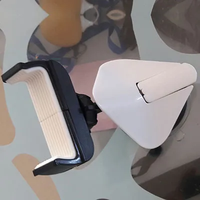 Mantis style phone car windshield holder