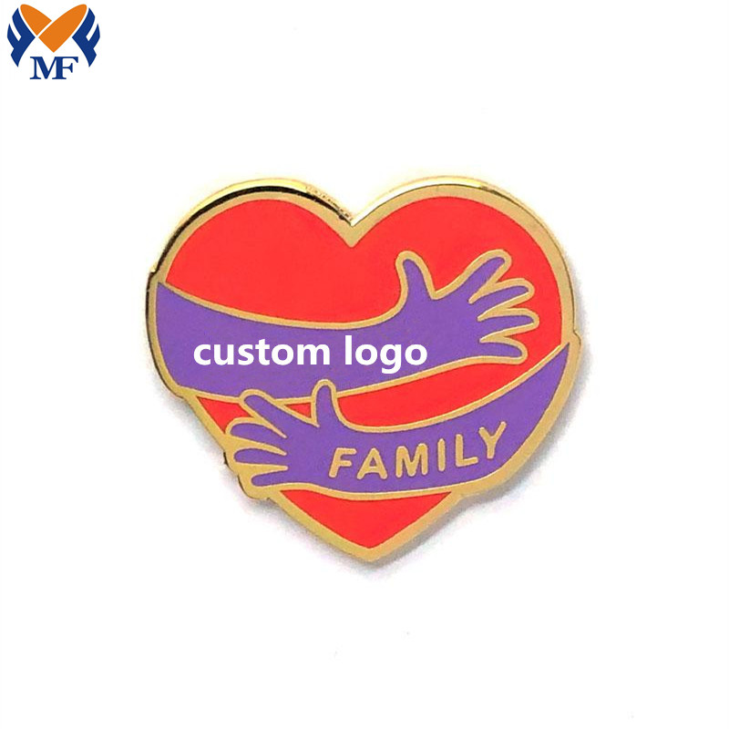 Metal Customized Enamel Heart Shaped Pin Badge