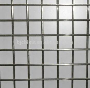1/2-inch Welded wire roll mesh fence panels in 12 gauge
