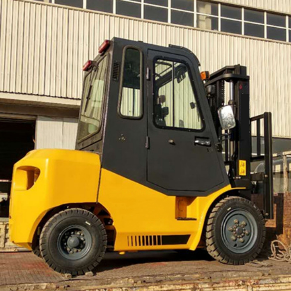 Brand New 3 Ton Forklift Truck with Cabin