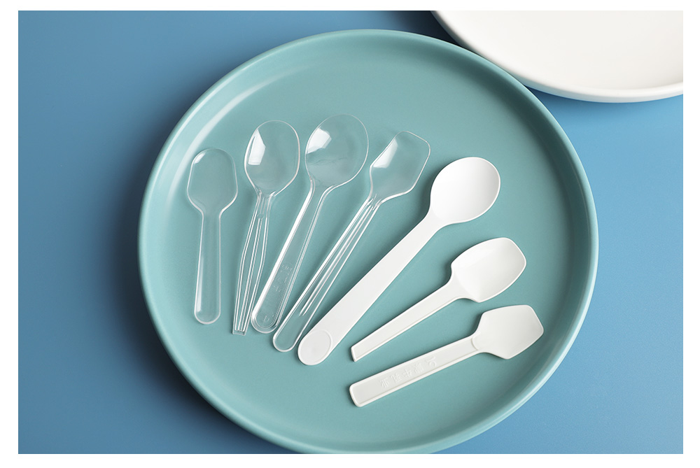 Straight handled spoon (2)