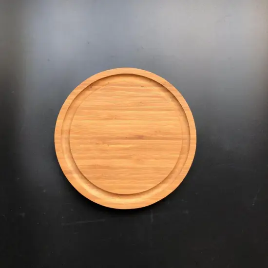 Round bamboo cutting board