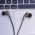 Borong OEM Stereo Bilateral Baru Berwayar dalam Ear MP3 Muzik Earphone