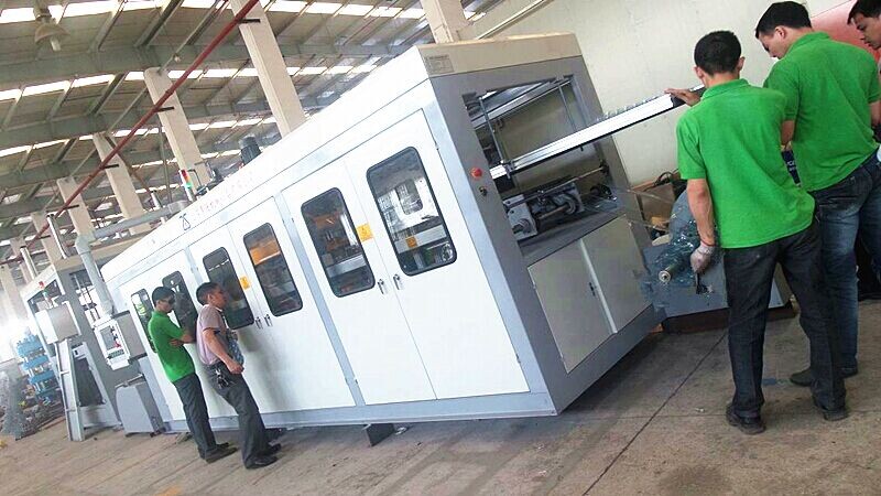 Zs - 5567 Super Vacuum Forming Machine