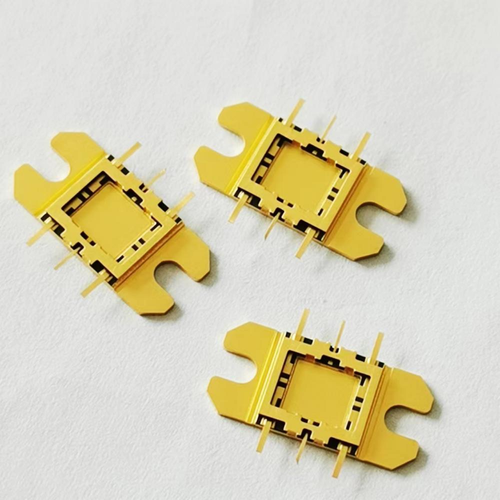 A compact SMD package for high-frequency RF power transistors
