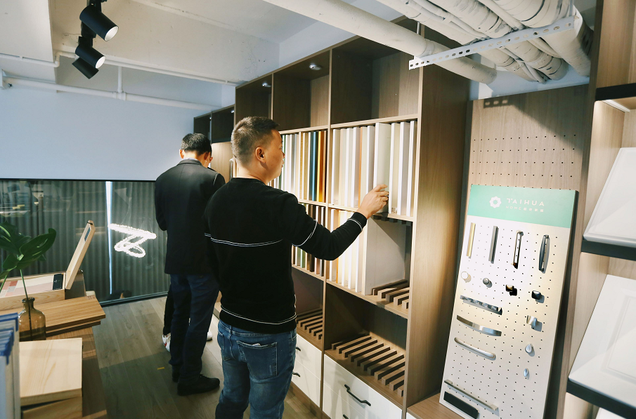 kitchen cabinet