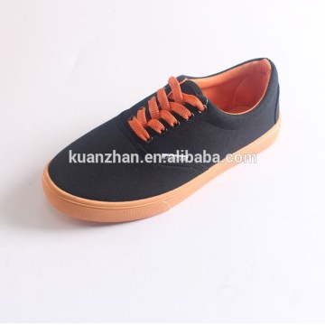 Cotton fabric upper and PVC outsole new style canvas shoes