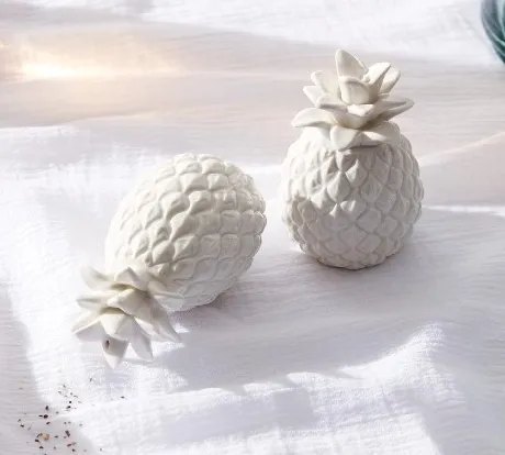 2023 Trend: Multi-Style Mini Home Kitchen Ceramic Pineapple Pepper Shakers