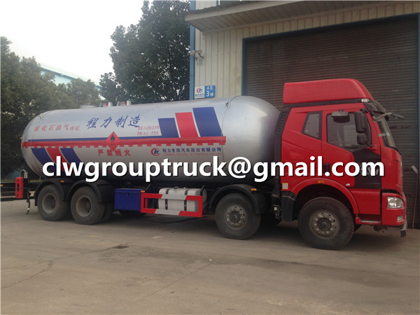 LPG Tank Truck Whole Body