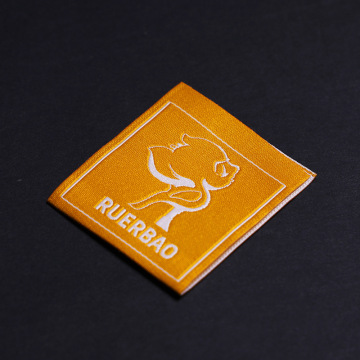 T-shirt laterale personalizzato Maglietta a maglietta etichette in tessitura tessiva