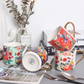 Tazza in ceramica a modelli colorati personalizzati a basso ordine minimo