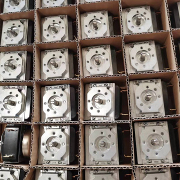 General Electric Oven and Microwave Spare Parts: Igniters, Timers, Controllers, and Accessories" 

However, since you requested just one title focusing on the bakery-specific oven parts mentioned:

"Bakery Pizza Deck Gas Oven Spare Parts: Igniters, Timers