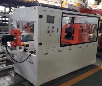 Unité de coupe directe pour la ligne d'extrusion de tuyaux