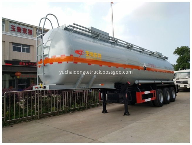 ammonia liquor tanker truck