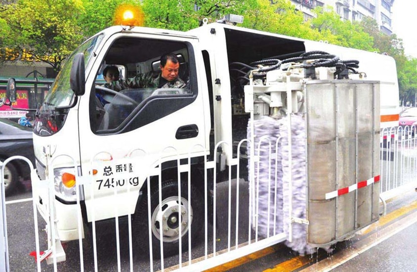 road guardrail cleaning truck 7