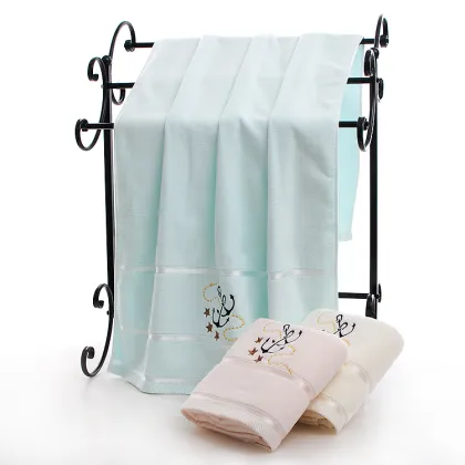 the bath towel with embroidery anchor